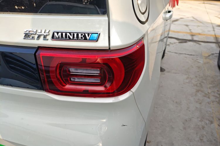五菱汽车 宏光MINIEV 2022款 马卡龙时尚款 三元锂车身外观9
