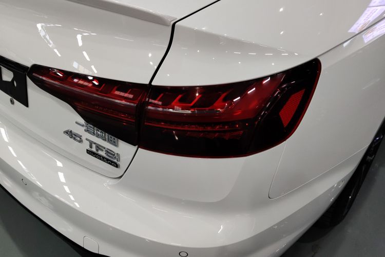 奥迪A4L 2022款 45 TFSI quattro 臻选动感型车身外观9