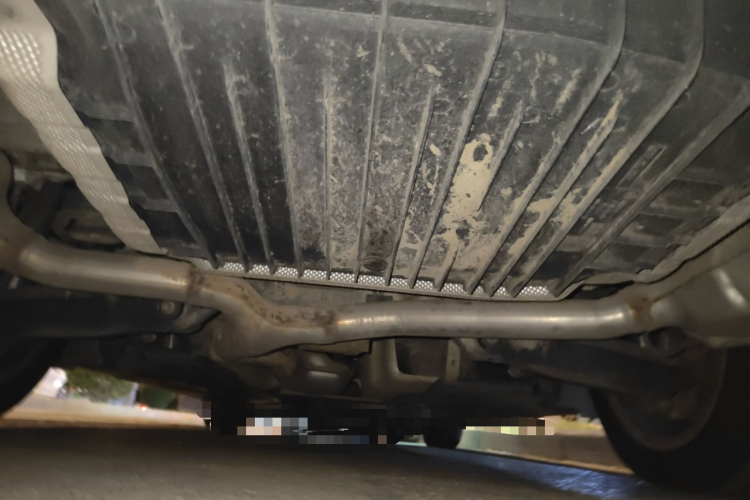 奔驰C级 2018款 C 200 L 运动版局部细节9009