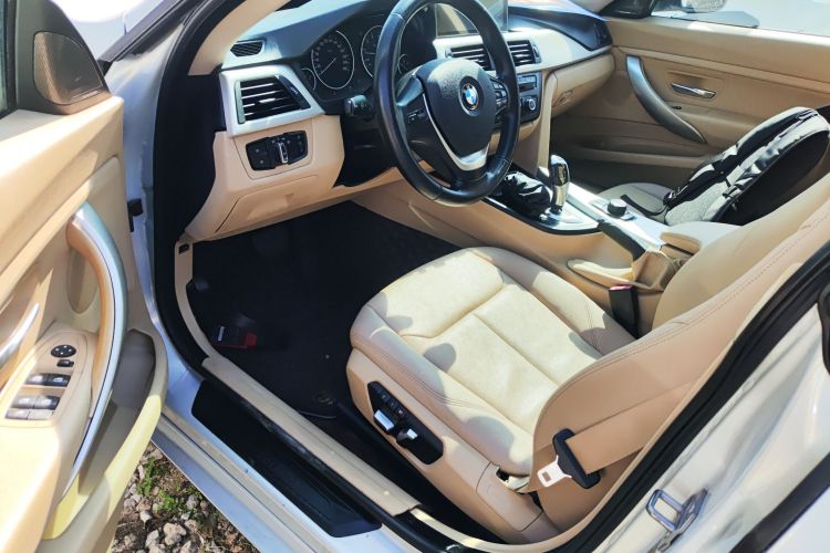 宝马3系GT 2014款 320i 领先型中控内饰7003