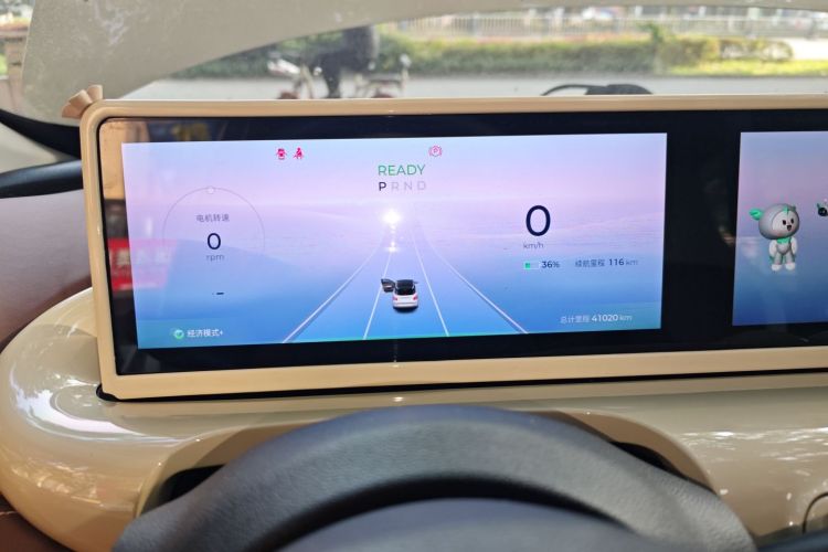 五菱汽车 五菱缤果 2023款 333km 灵犀互联款中控内饰14