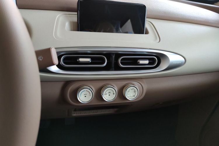 五菱汽车 宏光MINIEV 2025款 四门版 进阶款中控内饰16