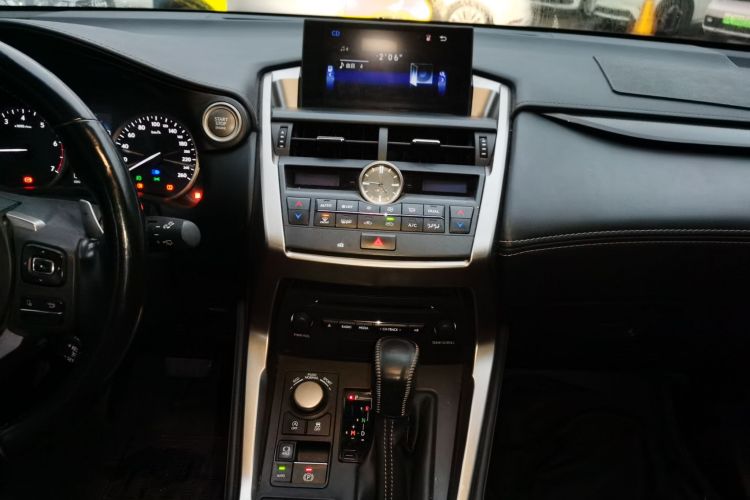 雷克萨斯NX 2015款 200t 全驱 锋尚版中控内饰16