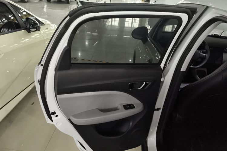 零跑汽车 零跑T03 2022款 皓玉版中控内饰7008