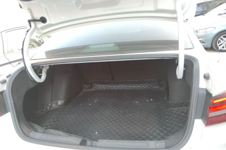 大众 朗逸 2021款 280TSI DSG舒适版机舱底盘23