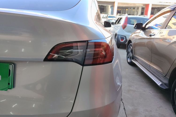 特斯拉 Model Y 2021款 标准续航后驱版车身外观6001