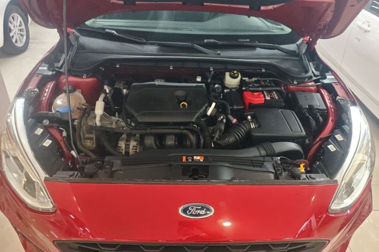 福特 福克斯 2020款 三厢 1.5L 自动锋跃型机舱底盘24