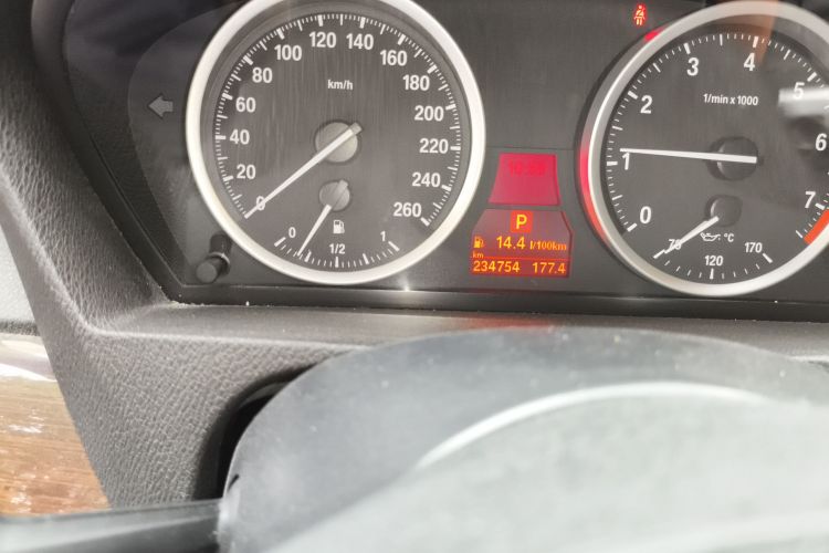 宝马X6 2011款 xDrive35i中控内饰15