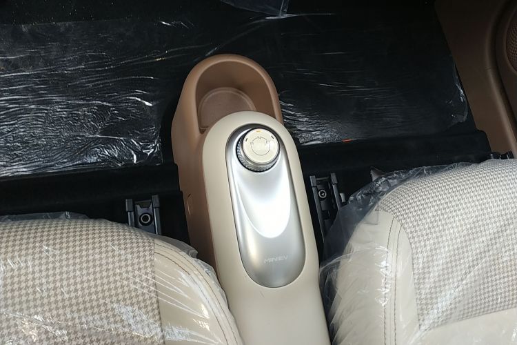 五菱汽车 宏光MINIEV 2025款 四门版 进阶款中控内饰18