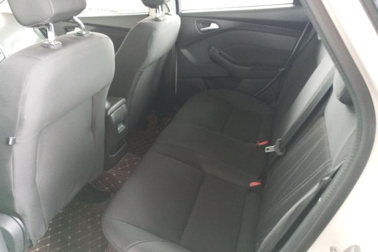 福特 福克斯 2017款 两厢 1.6L 自动舒适型智行版中控内饰21