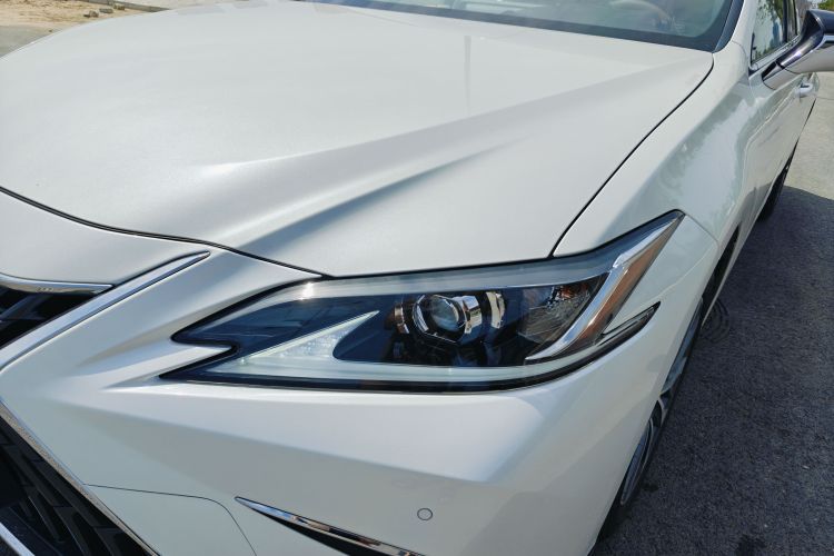 雷克萨斯ES 2023款 200 卓越版车身外观36