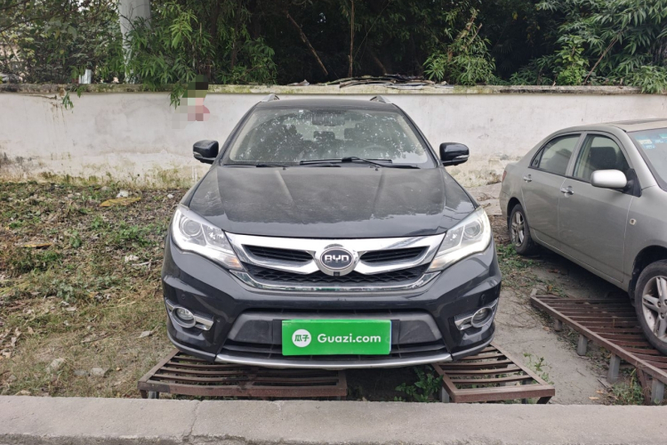 比亚迪S7 2015款 2.0T 升级版 自动尊贵型车身外观2