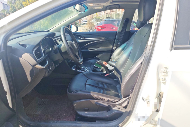 别克 英朗 2015款 18T 双离合豪华型中控内饰19