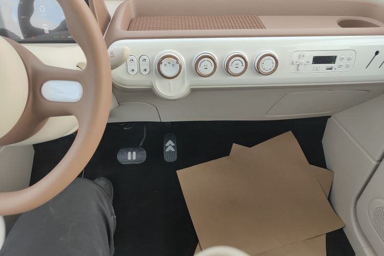 奔腾小马 2026款 222km 萌趣马 Plus中控内饰16