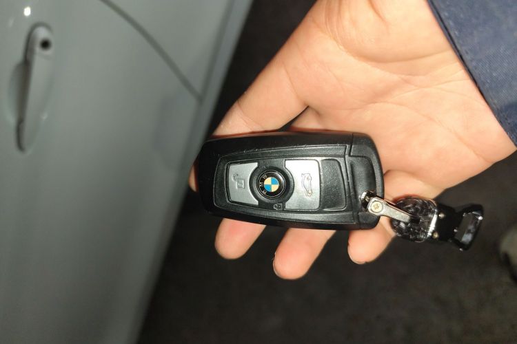 宝马4系 2016款 420i 时尚型中控内饰11