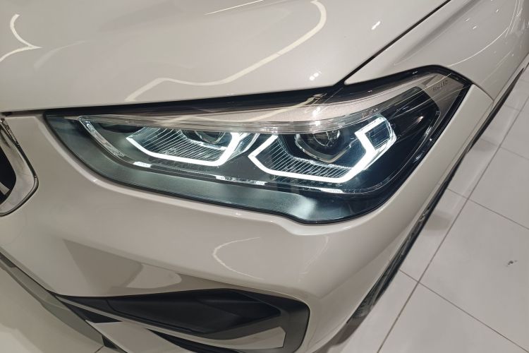 宝马X1 2021款 sDrive20Li 尊享型车身外观36