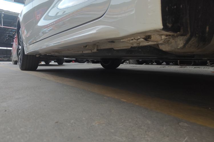 丰田 雷凌 2022款 双擎 1.8H E-CVT运动版局部细节9001