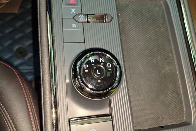 福特 蒙迪欧 2023款 EcoBoost 180 舒雅型局部细节18