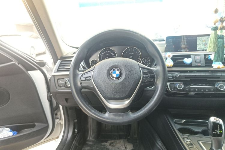 宝马3系 2019款 320Li 时尚型中控内饰13