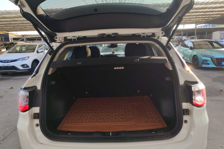 Jeep 指南者 2019款 200T 自动家享-互联大屏版机舱底盘23