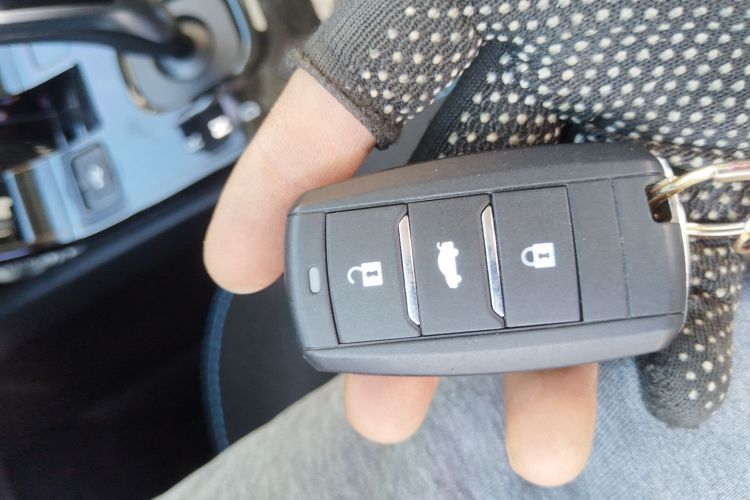 江铃集团新能源 易至EV3 2022款 小雷达悦跑型中控内饰11