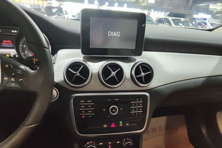 奔驰GLA 2016款 GLA 200 时尚型局部细节16