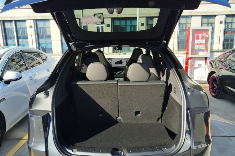 特斯拉 Model Y L 2025款 长续航全轮驱动版局部细节23