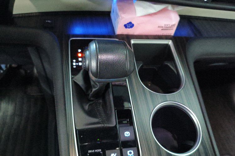 丰田 格瑞维亚 2022款 2.5L混动 尊爵版中控内饰18