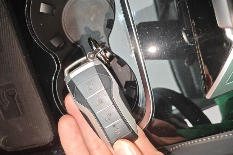 比亚迪 宋Pro新能源 2019款 DM 1.5T 四驱性能版豪华型中控内饰11