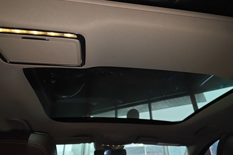 奔驰E级 2016款 E 200 L局部细节22