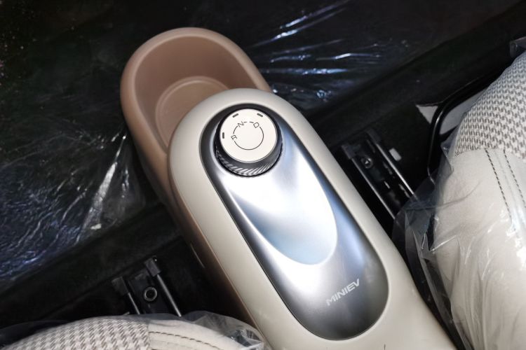 五菱汽车 宏光MINIEV 2025款 四门版 进阶款中控内饰18