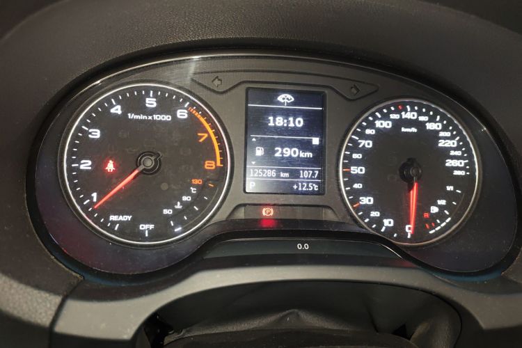 奥迪A3 2016款 Sportback 35 TFSI 进取型中控内饰15