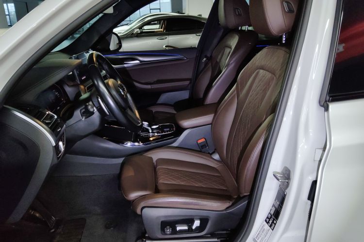 宝马X3 2022款 改款二 xDrive30i 尊享型 M曜夜套装局部细节19