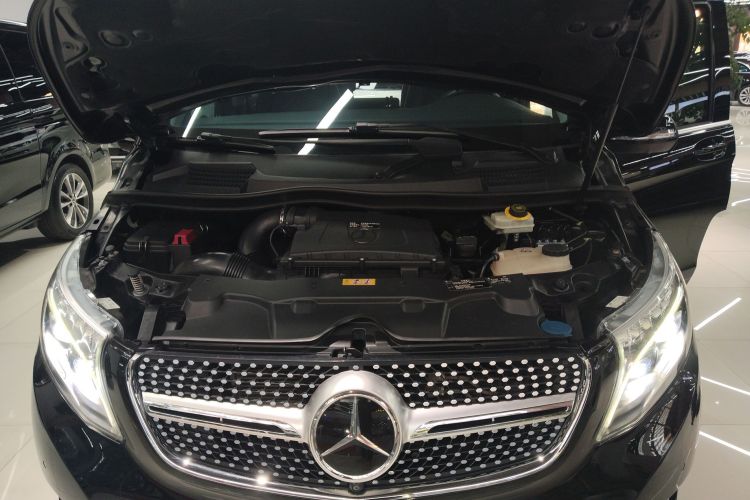 奔驰V级 2018款 V 260 尊贵版 国VI机舱底盘24