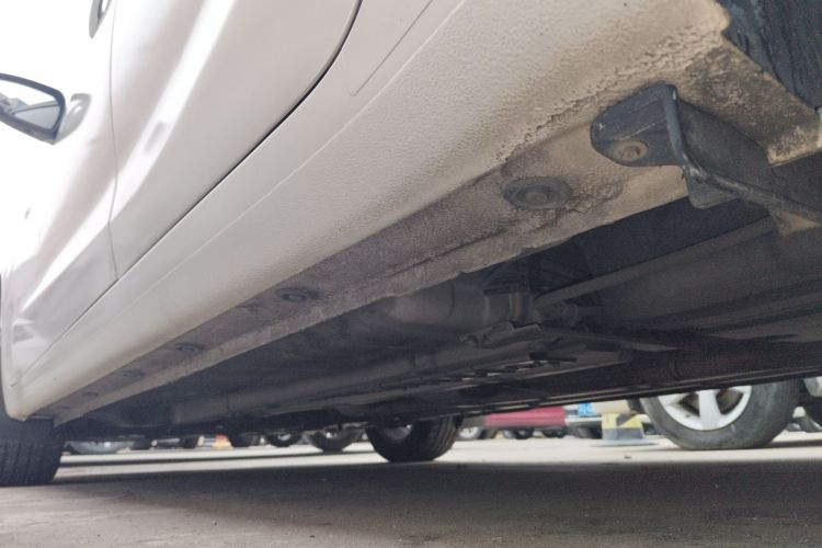 起亚K3 2013款 1.6L 自动GL局部细节9002