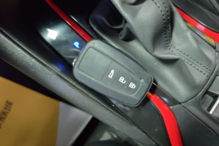 丰田 雷凌 2022款 双擎 1.8H E-CVT运动版中控内饰7001