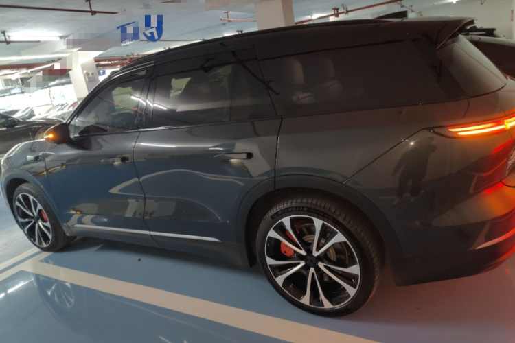 蔚来ES8 2024款 100kWh 签名版车身外观4