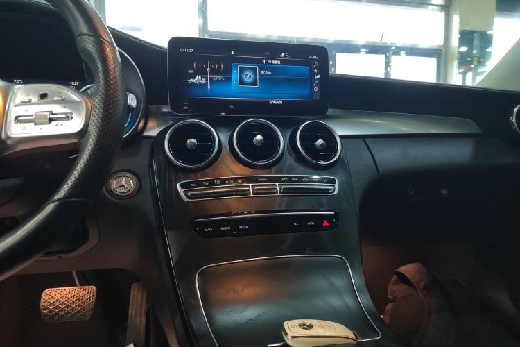 奔驰C级 2021款 C 200 L 时尚型运动版中控内饰16