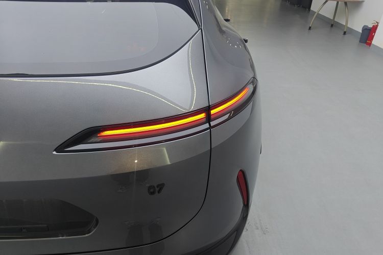 阿维塔07 2024款 Max增程版车身外观9