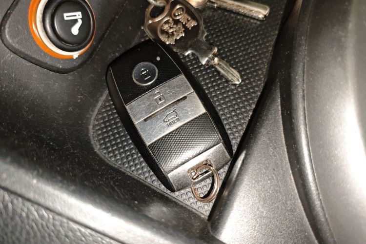 起亚 智跑 2015款 2.0L 自动两驱版GLS中控内饰7001