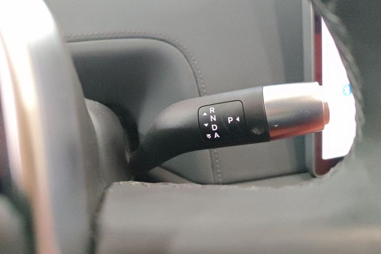 理想汽车 理想L8 2023款 Air中控内饰18