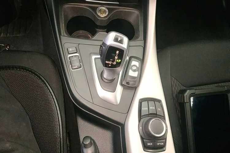 宝马1系(进口) 2013款 改款 116i 领先型中控内饰18