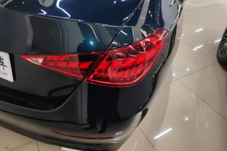 奔驰C级 2022款 C 260 L 皓夜运动版车身外观9
