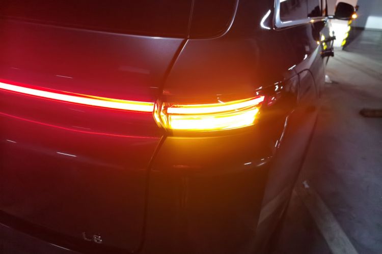 理想汽车 理想L8 2023款 Pro车身外观9