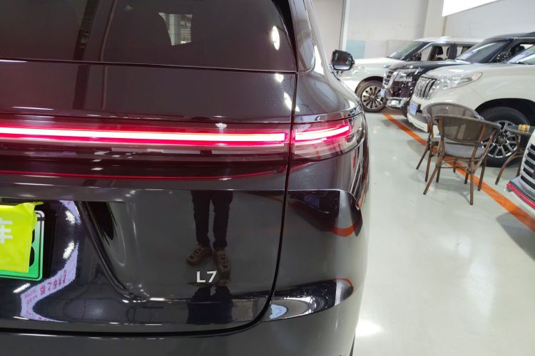 理想汽车 理想L7 2025款 Max 智能焕新版车身外观9
