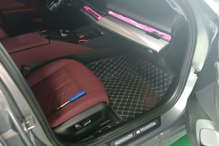 宝马5系 2024款 530Li 领先型 M运动套装局部细节41