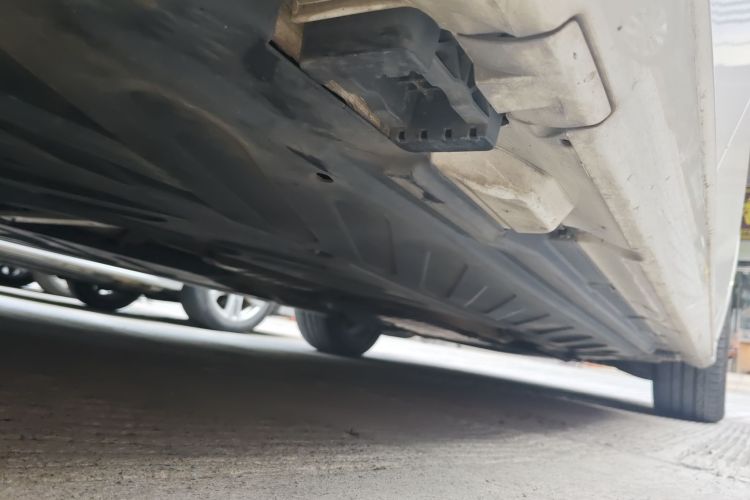 奔驰C级 2016款 C 200 运动版局部细节9002