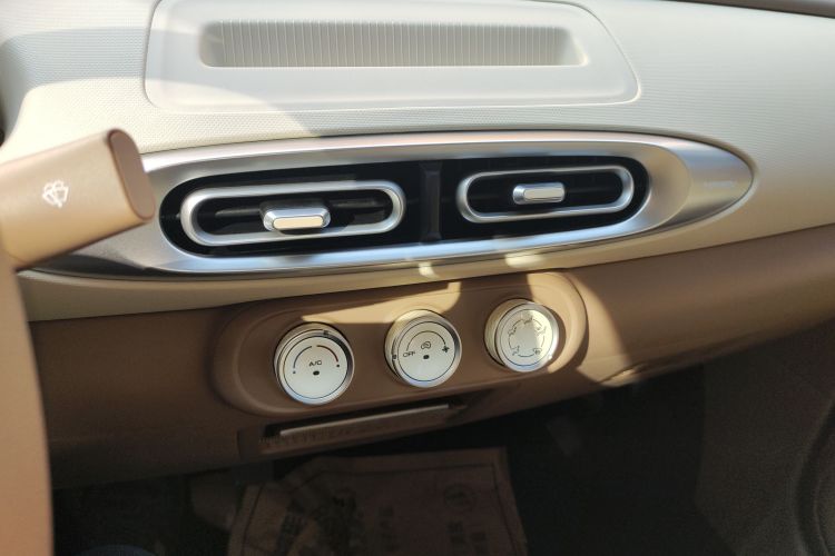 五菱汽车 宏光MINIEV 2025款 四门版 臻享+款中控内饰16