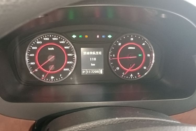 上汽大通MAXUS 大通G10 2016款 1.9T 自动精英版 柴油 国V局部细节14