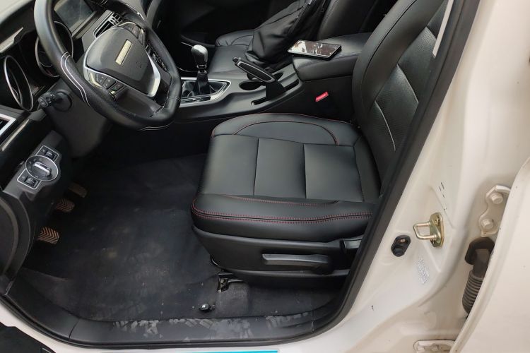 猎豹汽车 猎豹CS10 2015款 2.0T 手动卓越型中控内饰19